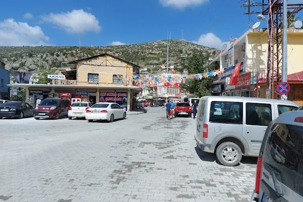 Karaisalı Merkez Park - Resim 10