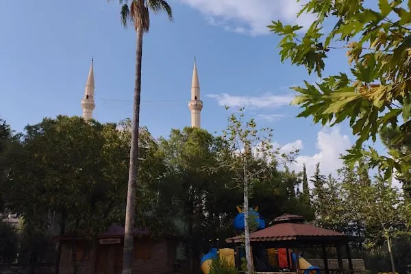 Karaisalı Merkez Park - Resim 11