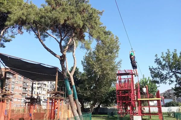 Karşıyaka Çocuk Oyun Macera Parkı - Resim 3