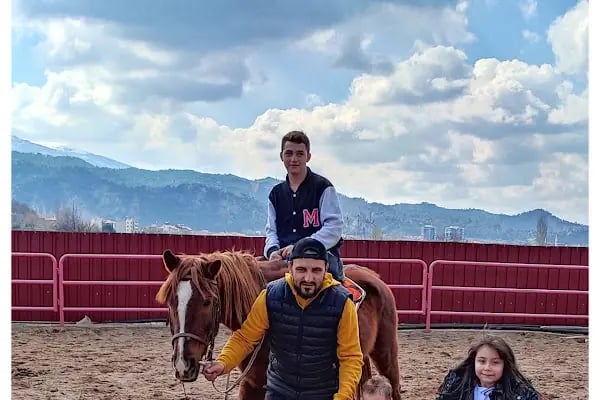 SALİHLİ FBO ATLI BİNİCİLİK OKULU - Resim 4