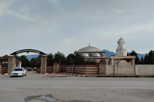 Cennet Bahçesi Mezarlığı - Resim 2