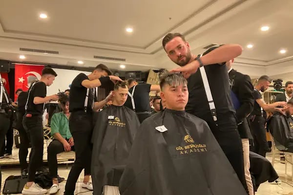 CANFER GÖRMÜŞ HAİR ARTİST ERKEK KUAFÖRÜ BAĞCILAR İSTANBUL - Resim 8