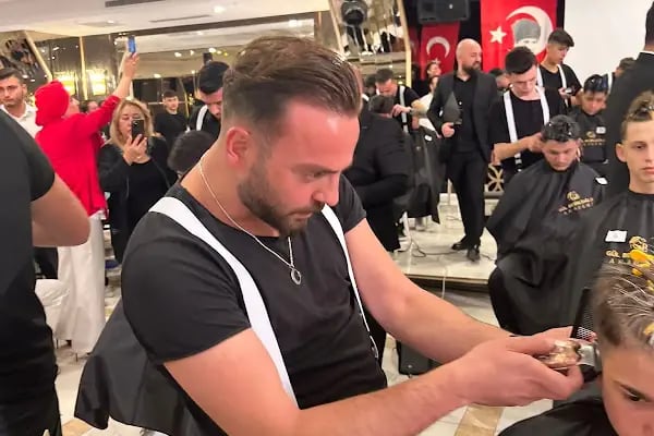 CANFER GÖRMÜŞ HAİR ARTİST ERKEK KUAFÖRÜ BAĞCILAR İSTANBUL - Resim 12