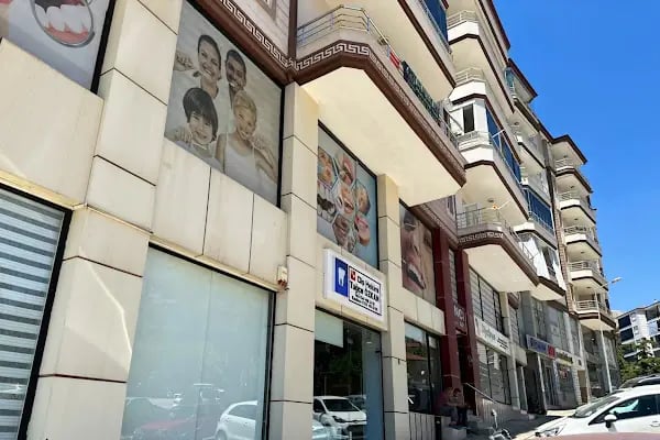 Diş Hekimi Tuğçe ÖZKAN - Elmalı Dent Diş Polikliniği - Resim 5