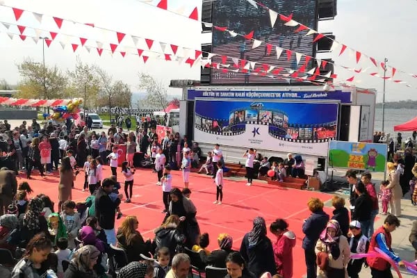 Küçükçekmece Belediyesi Anfi Tiyatro - Resim 16