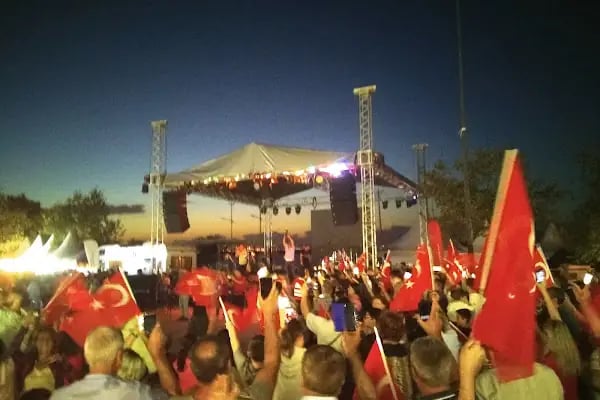 Küçükçekmece Belediyesi Anfi Tiyatro - Resim 13