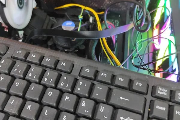 Üstün Güvenlik Elektronik | Ayrancılar Uydu çanak | Alarm Güvenlik Kamera Sistemleri telefon bilgisayar bilgisayarcı uyducu telefoncu kameracı internetci teknik servis - Resim 4