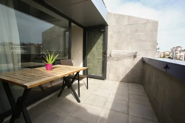 IS HOTEL - Resim 9