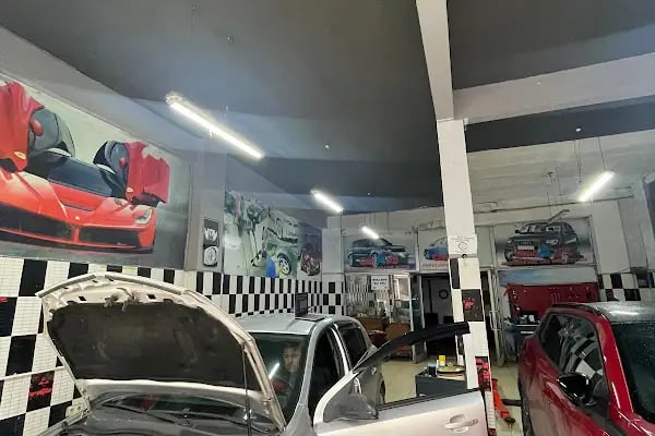 ED'S Car Wash &amp; Detailing - Resim 2
