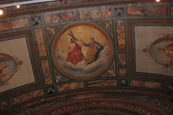 Mater Dolorosa Katolik Kilisesi - Resim 7