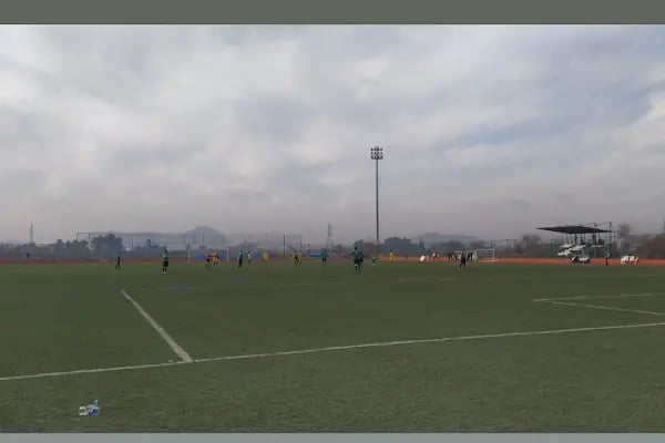 Ceyhan Sentetik Stadyum - Resim 5