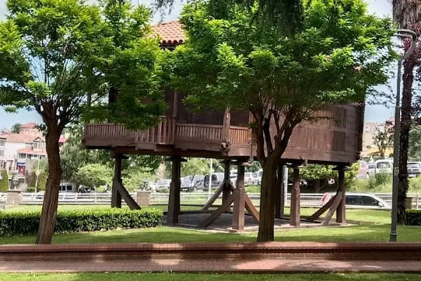 Atapark Kütüphanesi - Resim 15