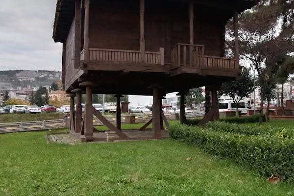 Atapark Kütüphanesi - Resim 13