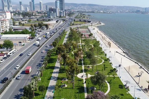 Bayraklı Sahil - Resim 5