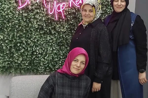 Uzm. Dr. Ayşe Pekdemir Şen, Dermatoloji - Resim 3