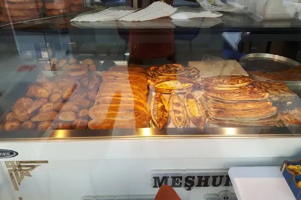Meşur Sariyer börekcisi - Resim 11