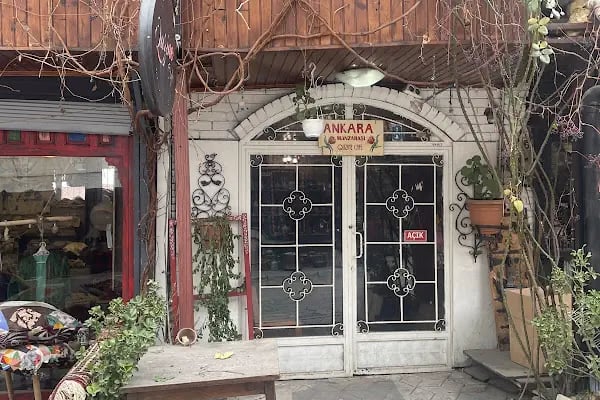 Quzine Cafe Bistro - Resim 4
