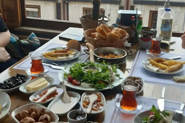 Quzine Cafe Bistro - Resim 12