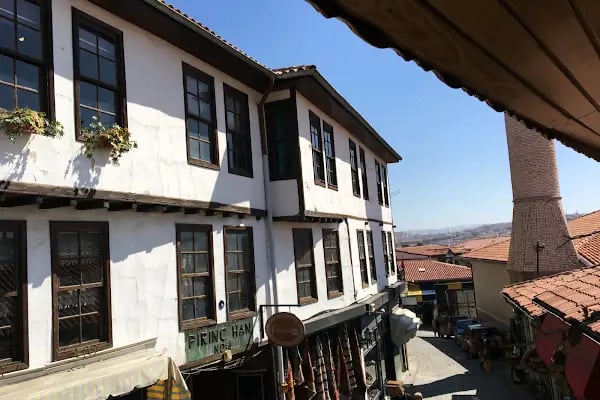 Quzine Cafe Bistro - Resim 20