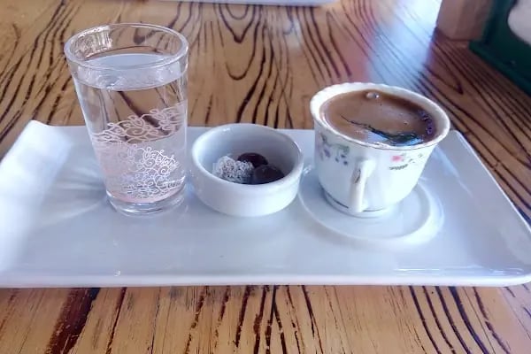 Quzine Cafe Bistro - Resim 17