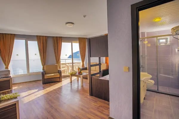 HAWAİİ SUİTE BEACH HOTEL - Resim 18