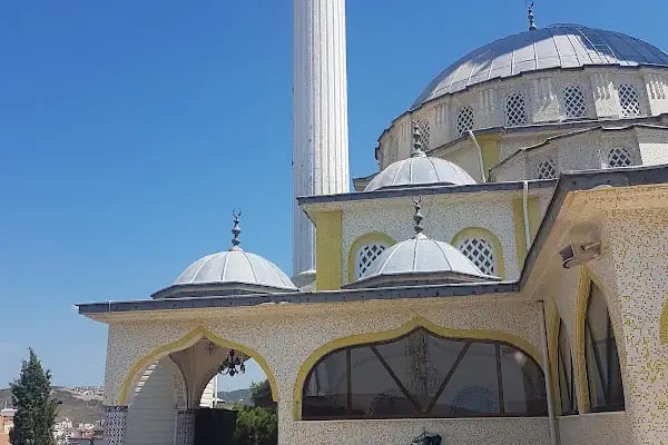 Niyazi Uğur Cami - Resim 1