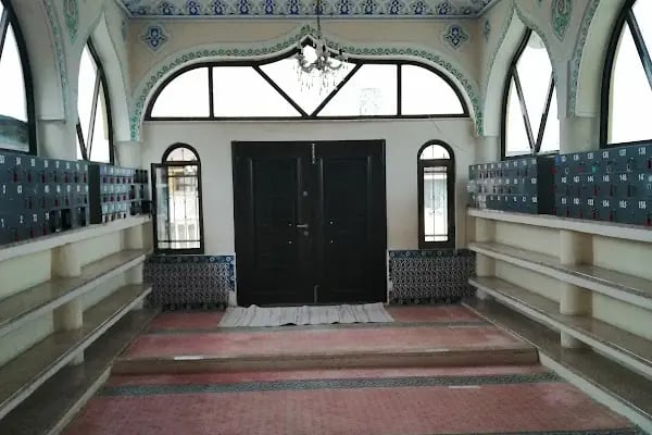 Niyazi Uğur Cami - Resim 19