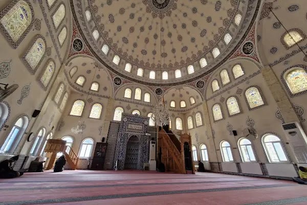 Niyazi Uğur Cami - Resim 3