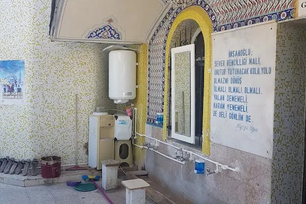 Niyazi Uğur Cami - Resim 13
