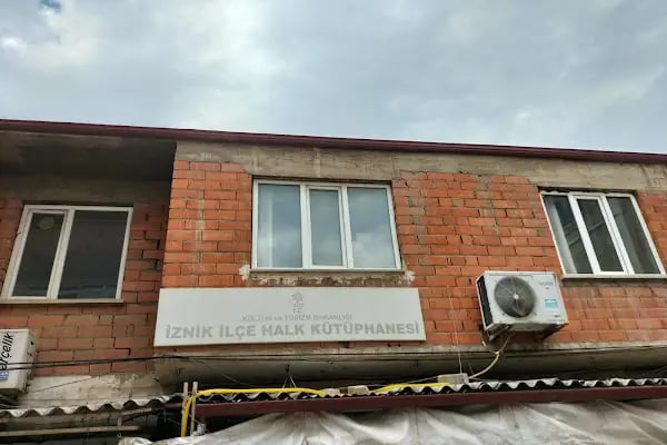 İznik Halk Kütüphanesi - Resim 2