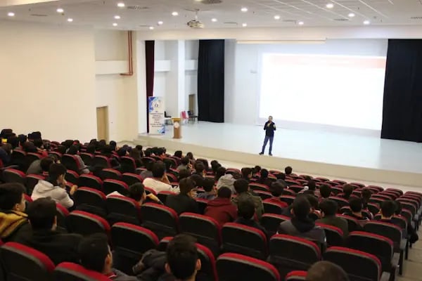 İTO İBRAHİM ÇAĞLAR FEN VE SOSYAL BİLİMLER PROGRAMLI ANADOLU İMAM HATİP LİSESİ- ORTAOKULU - Resim 3