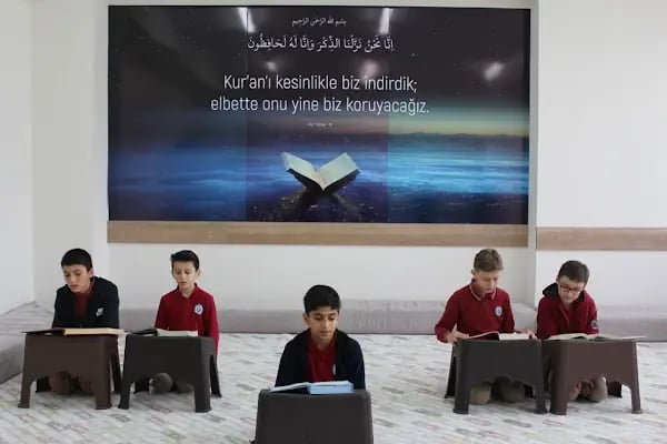 İTO İBRAHİM ÇAĞLAR FEN VE SOSYAL BİLİMLER PROGRAMLI ANADOLU İMAM HATİP LİSESİ- ORTAOKULU - Resim 4