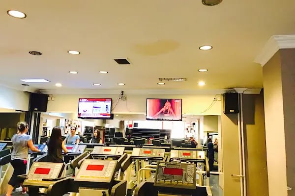 Olympia Sports Center - Resim 4