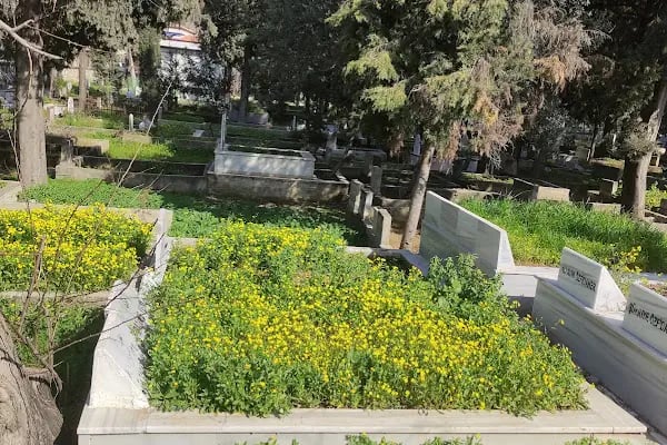 Adana Asri Mezarlığı - Resim 11