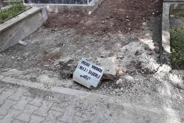 Adana Asri Mezarlığı - Resim 8