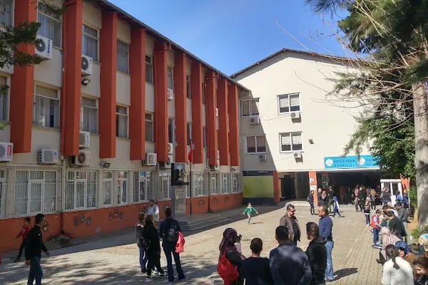 Hayate Hanım ilkokulu ve Ortaokulu - Resim 1