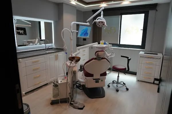 Alanya Dental Place - Dt. Selim Mert Şahinkaya - Resim 5