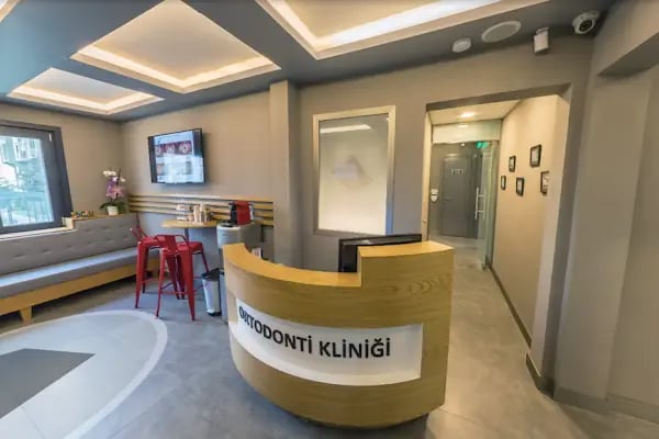 Ortodonti Kliniği Dr Özgür Ufuk Demir - Resim 1