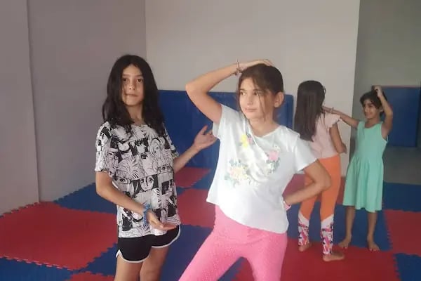 Çi-Yo Çiçek Yolcu Spor Kulübü Bayanlara ve Çocuklara Spor - Resim 18