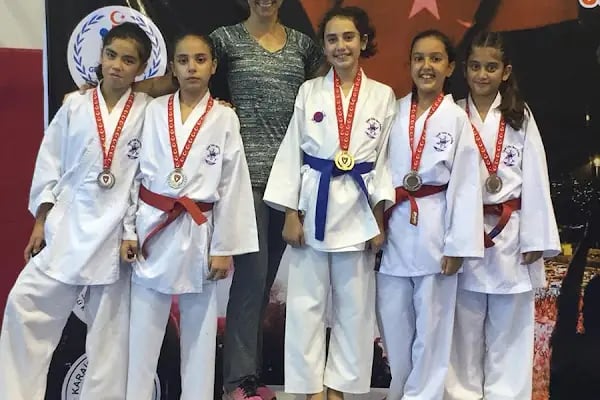 Çi-Yo Çiçek Yolcu Spor Kulübü Bayanlara ve Çocuklara Spor - Resim 4