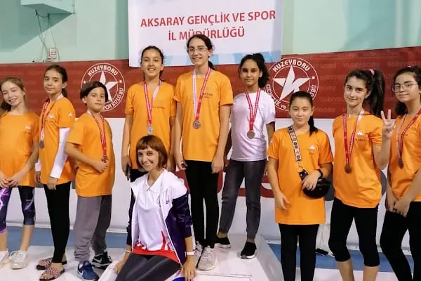 Çi-Yo Çiçek Yolcu Spor Kulübü Bayanlara ve Çocuklara Spor - Resim 1