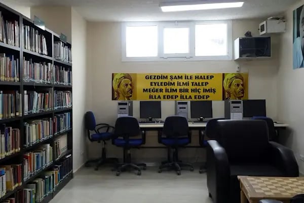 Remzi Oğuz Arık İlçe Halk Kütüphanesi - Resim 19
