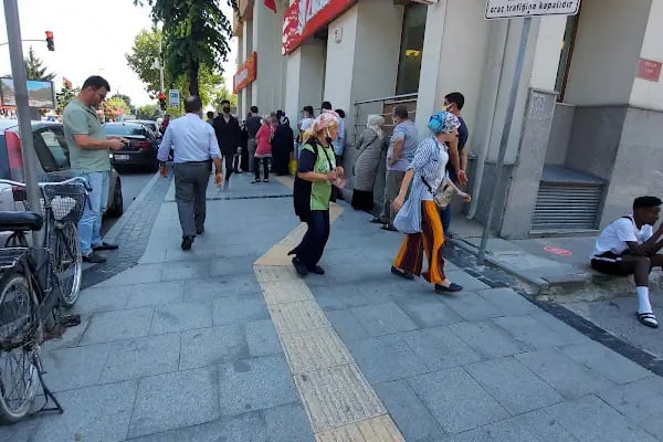 Ziraat Bankası Adapazarı Şubesi - Resim 6