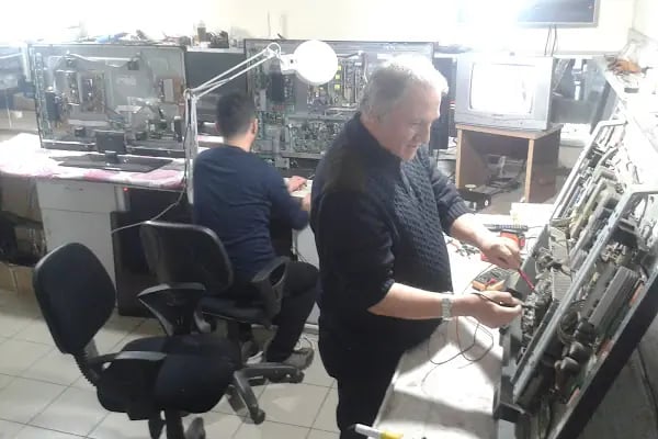 BİRLİK ELEKTRONİK TV Tamircisi Samsung Lg Vestel Beko Arçelik LCD LED Tv Tamiri Televizyon ekran panel değişim Nilüfer BURSA - Resim 2