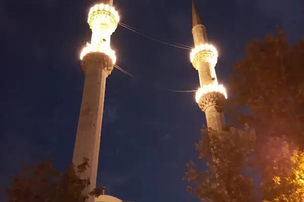 Kayışdağı Merkez Camii - Resim 5
