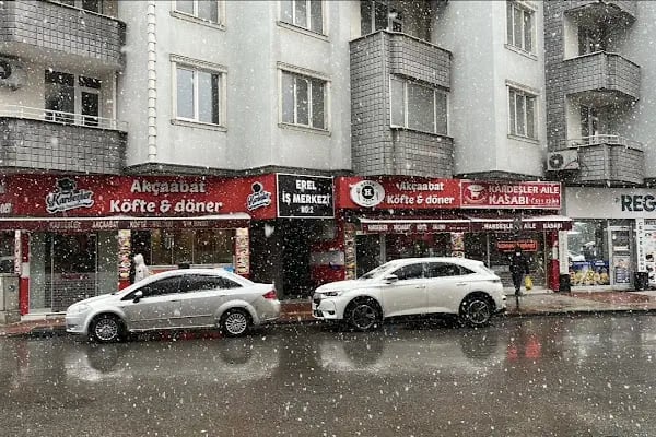 Kardeşler Akçaabat Köfte Salonu - Resim 2