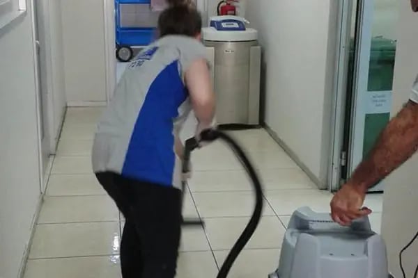 Uçanlar İzmir Temizlik Şirketleri - Ev, Ofis, Okul, Fabrika Temizliği - Resim 4