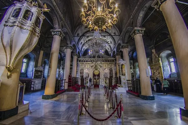 Biserica Izvorul Tămăduirii - Resim 2