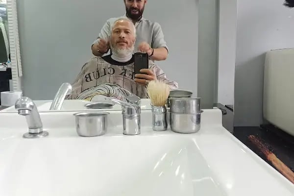 Favori Erkek Kuaförü Nuh Türk - Resim 7