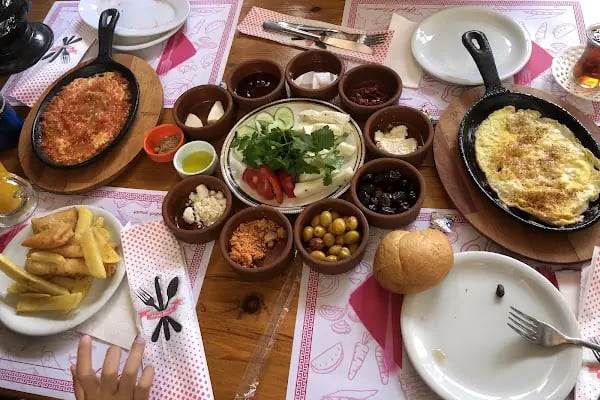 Yeşilçam Turkuaz Bahçe - Resim 3